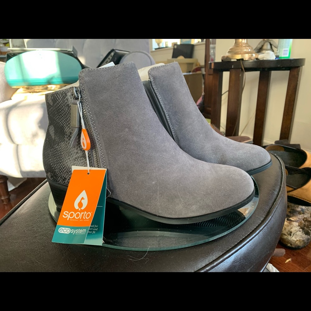 Sporto Gray Snakeskin Boot